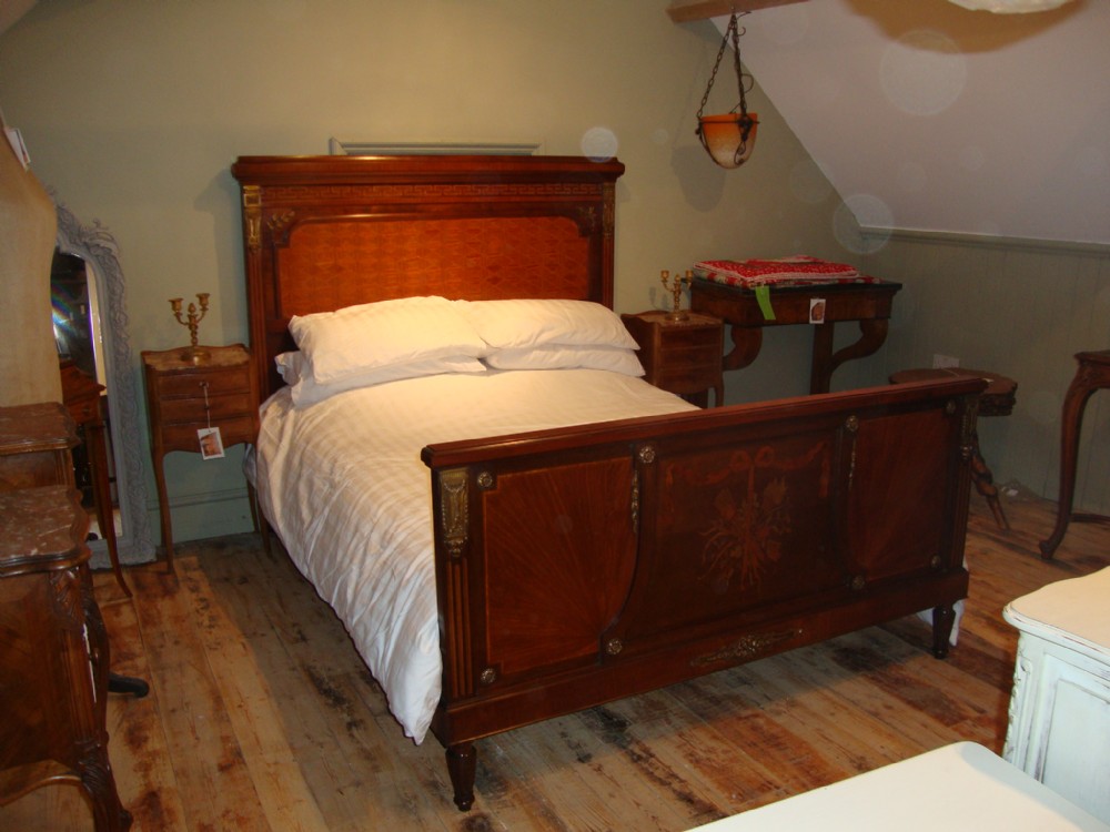 FRENCH LOUIS XV1 STYLE LARGE BED