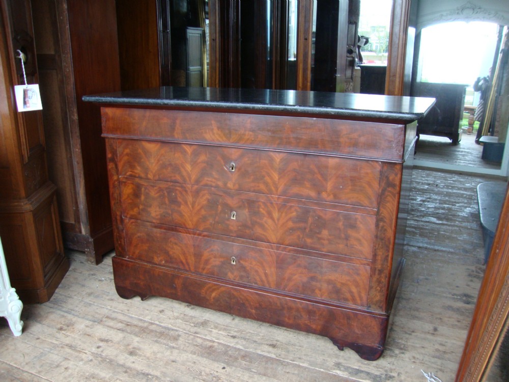 FRENCH CHEST OF DRAWERS - COMMODE
