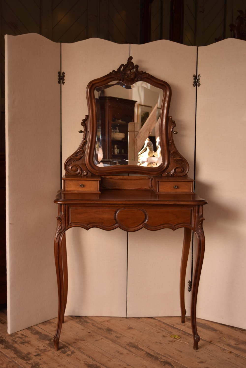 FRENCH LOUIS XV STYLE DRESSING TABLE