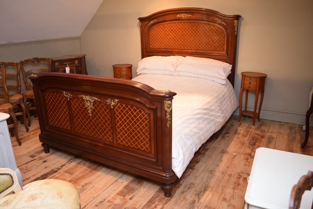 FRENCH LOUIS XV STYLE KING SIZE BED