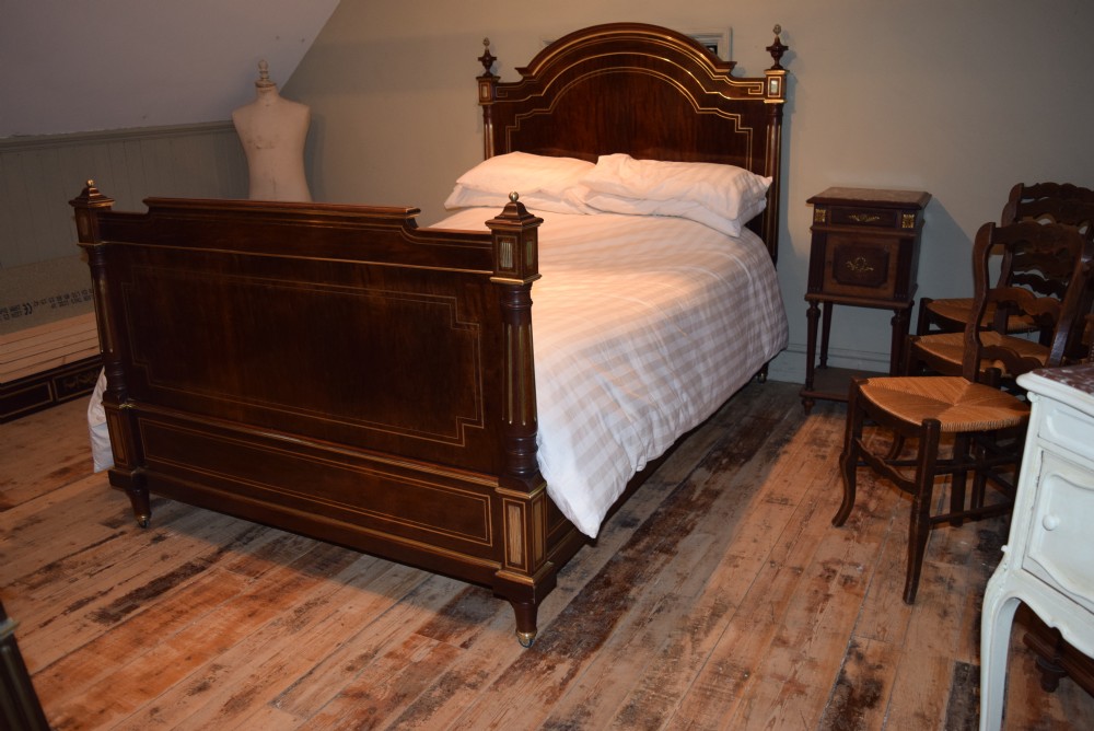 FRENCH CLASSIC STYLE BED