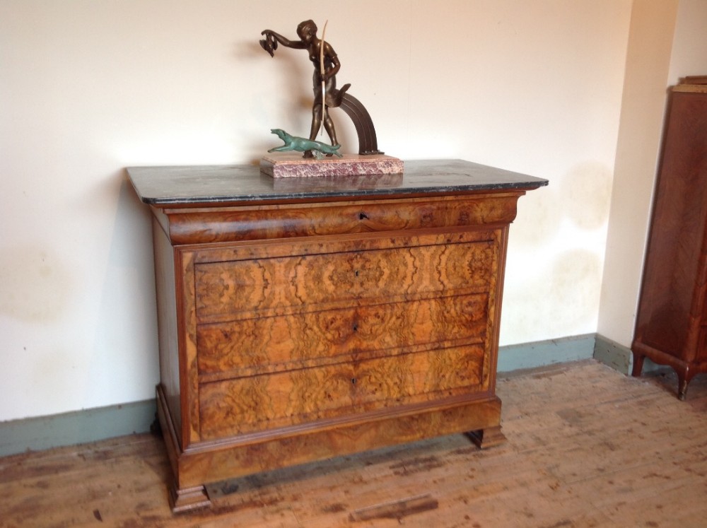 French walnut chest of drawers 
