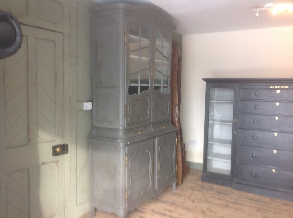 French painted dresser View IV