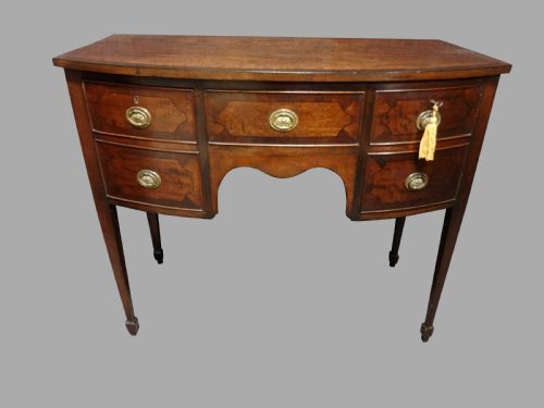 Pretty Georgian Mahogany Sideboard of Small Proportions