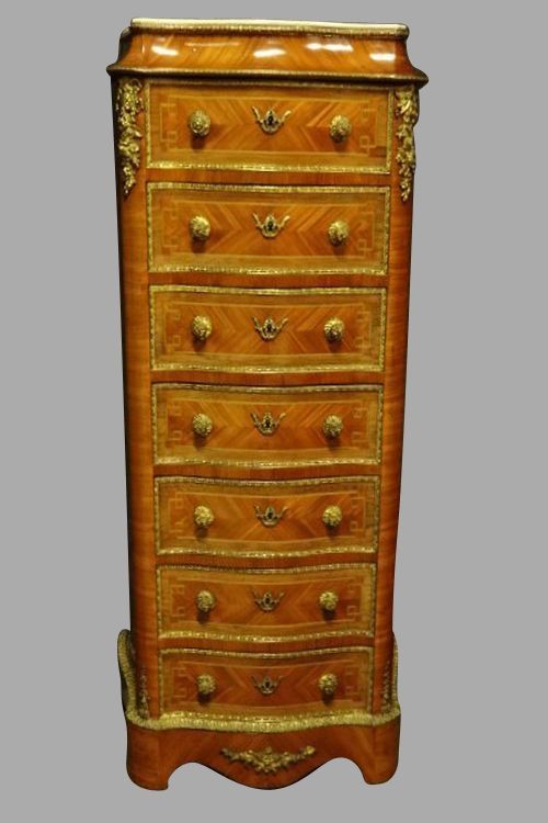 French Kingwood and Rosewood Semanier Chest of Drawers