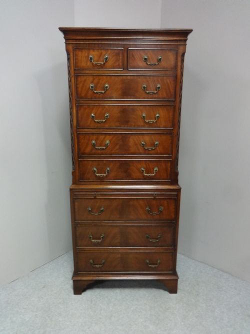 Very Good Mahogany Chest on Chest of Drawers of Small Proportions