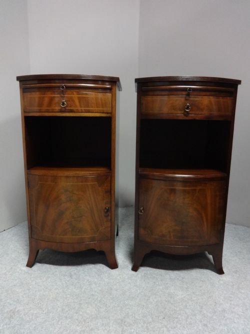 Excellent Pair Bowed Mahogany Bedside Cabinets