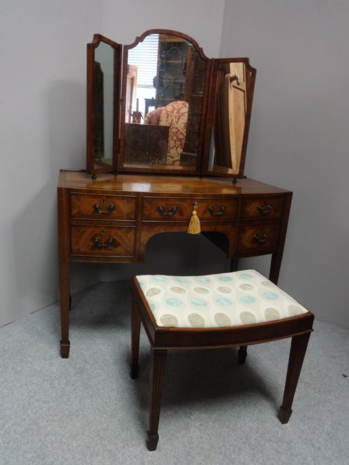 Wonderful Georgian Inlaid Mahogany Dressing  Table