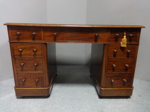 Victorian Mahogany Pedestal Desk