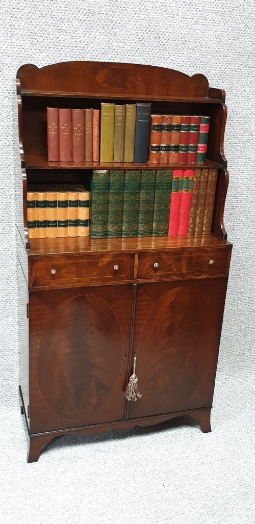 Pretty Mahogany Waterfall Bookcase