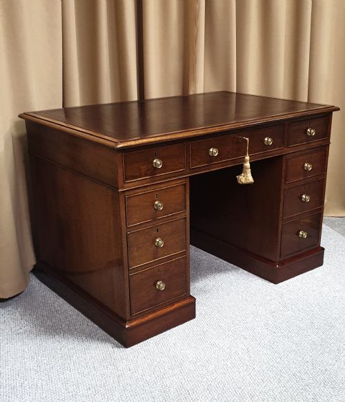Top Quality  Mahogany Pedestal  Desk