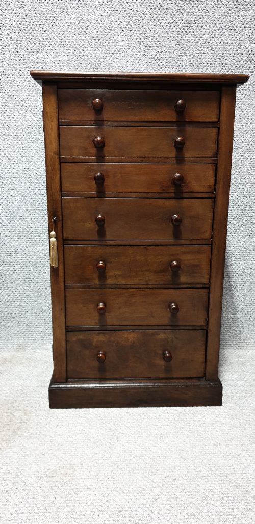 Mahogany Wellington Chest of Drawers