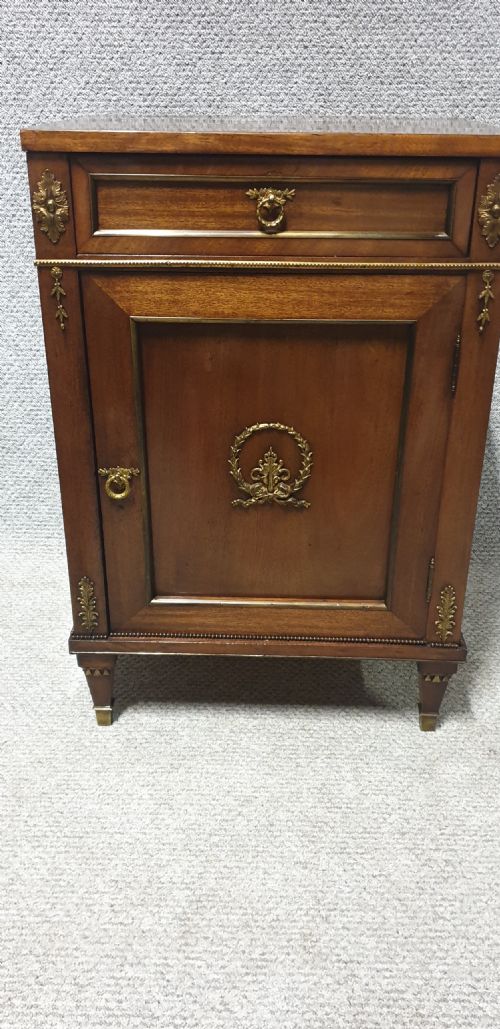 QUALITY MAHOGANY CABINET - ADDITIONAL PHOTO 6