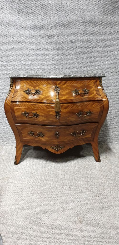 Very Pretty French Commode Chest of Drawers