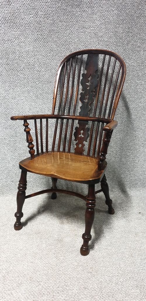YEW WOOD WINDSOR CHAIR