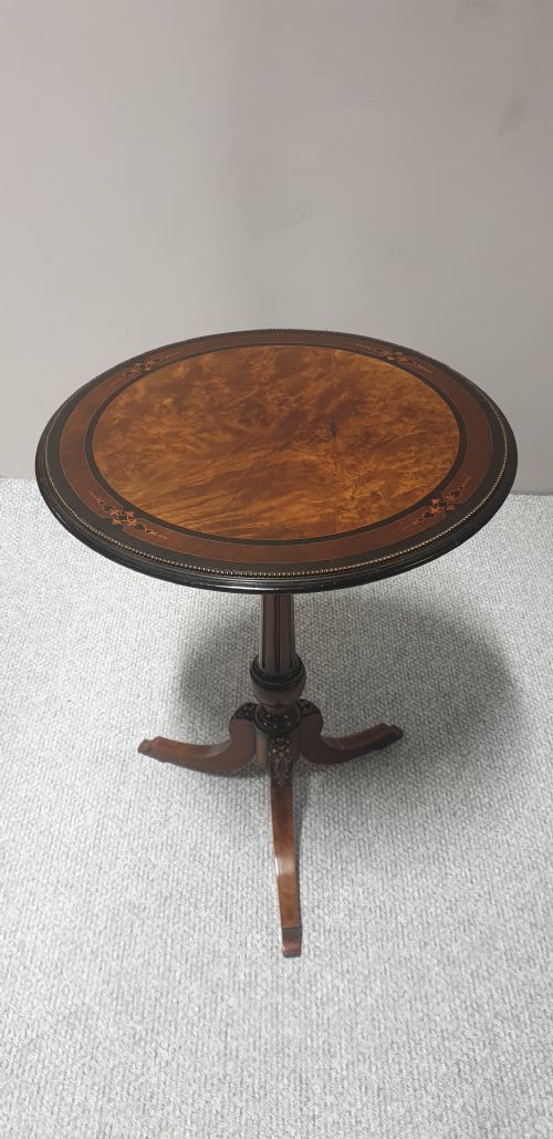 Superb Amboyna Pedesta Table