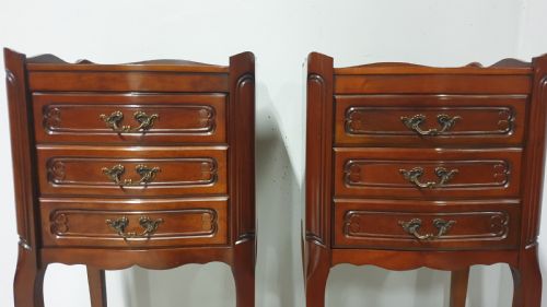 PAIR FRENCH MAHOGANY BEDSIDE CHESTS OF DRAWERS - ADDITIONAL PHOTO 2
