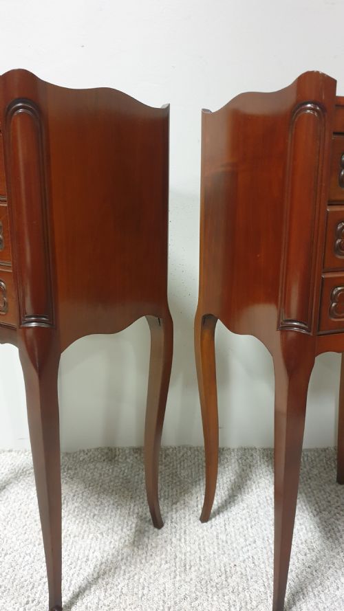 PAIR FRENCH MAHOGANY BEDSIDE CHESTS OF DRAWERS - ADDITIONAL PHOTO 6