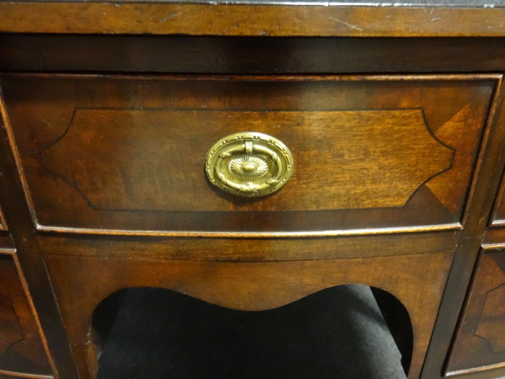 Pretty Georgian Mahogany Sideboard of Small Proportions View VII