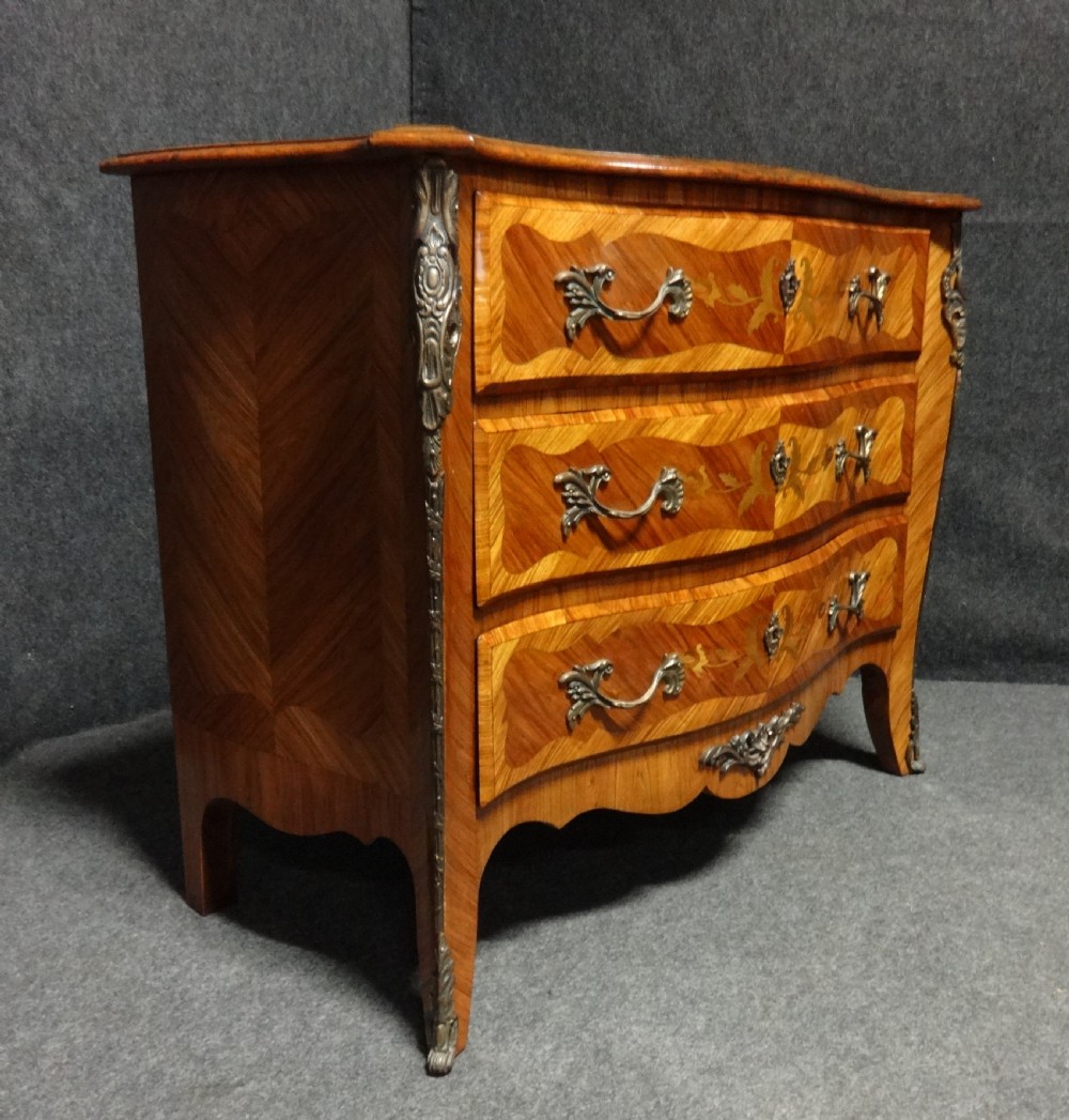 Good French Kingwood and Marquetry Commode Chest of Drawers View VII