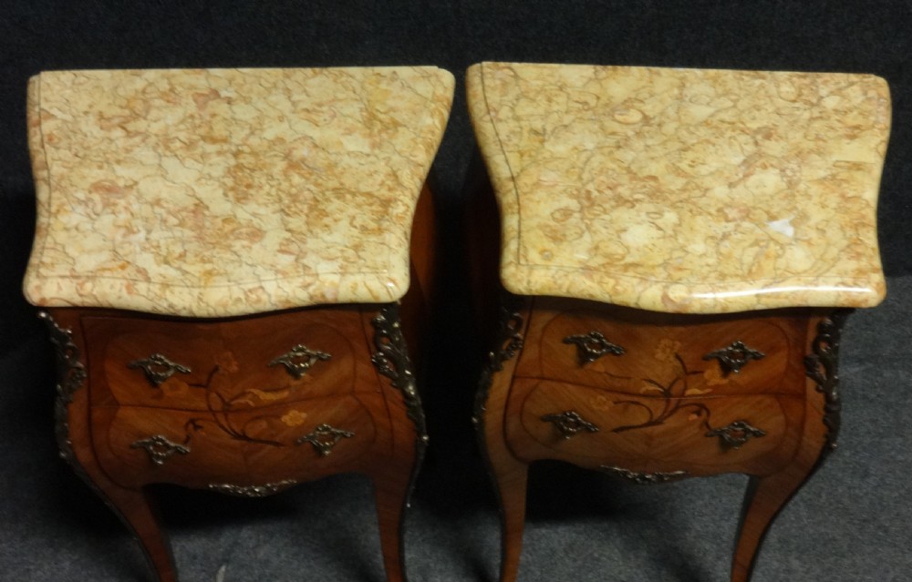 Good Pair French Kingwood Bombe Shaped Bedside Chests View VII