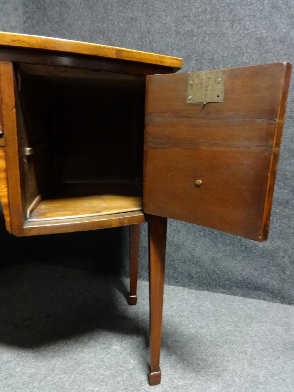 A Good Inlaid Georgian Sideboard of Small Proportions View V