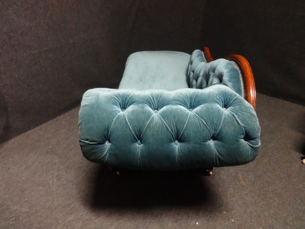Lovely Victorian Walnut Chaise Lounge View VIII