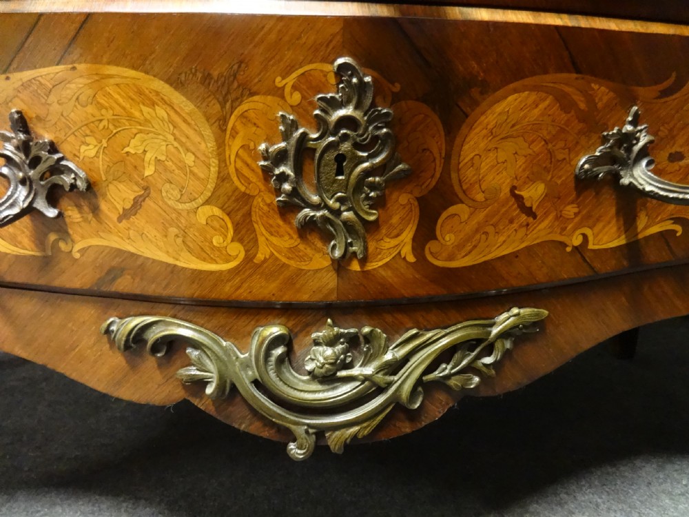 Outstanding Kingwood Marquetry Commode Chest of Drawers View XII