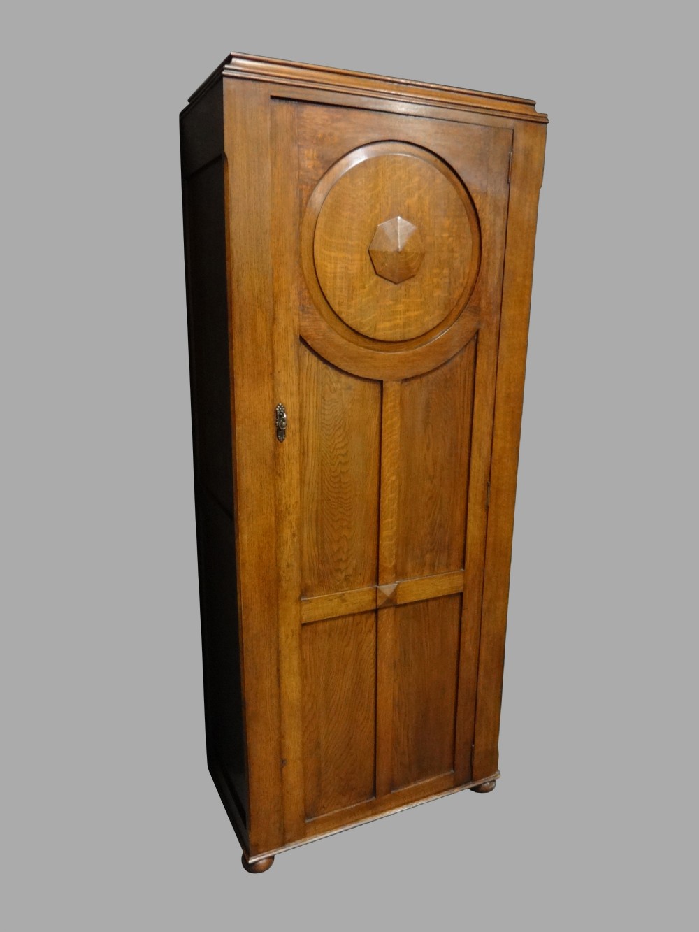 Good Quality Oak Hall Robe