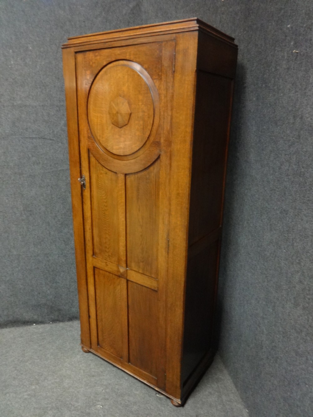 Good Quality Oak Hall Robe View II