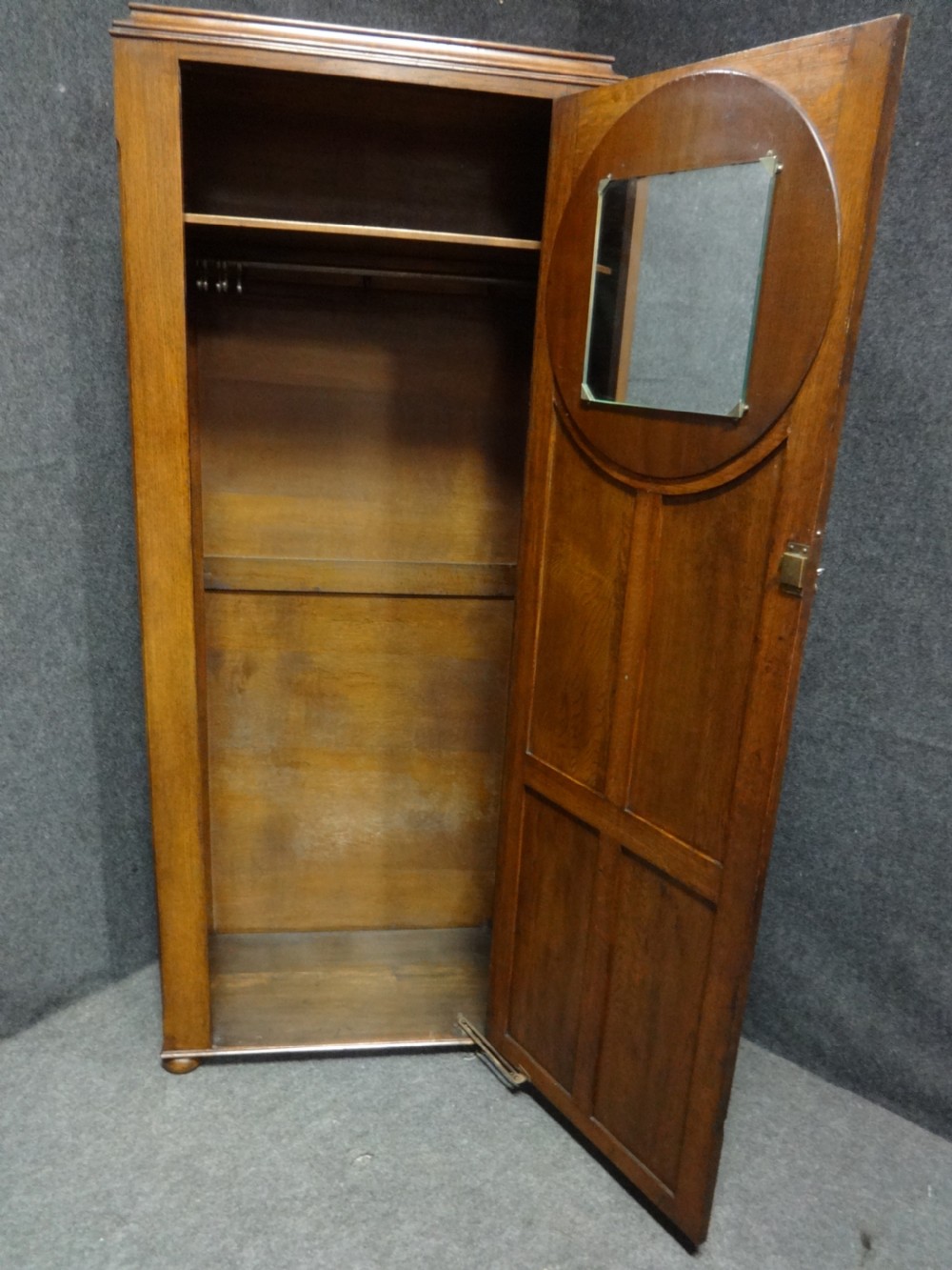 Good Quality Oak Hall Robe View III