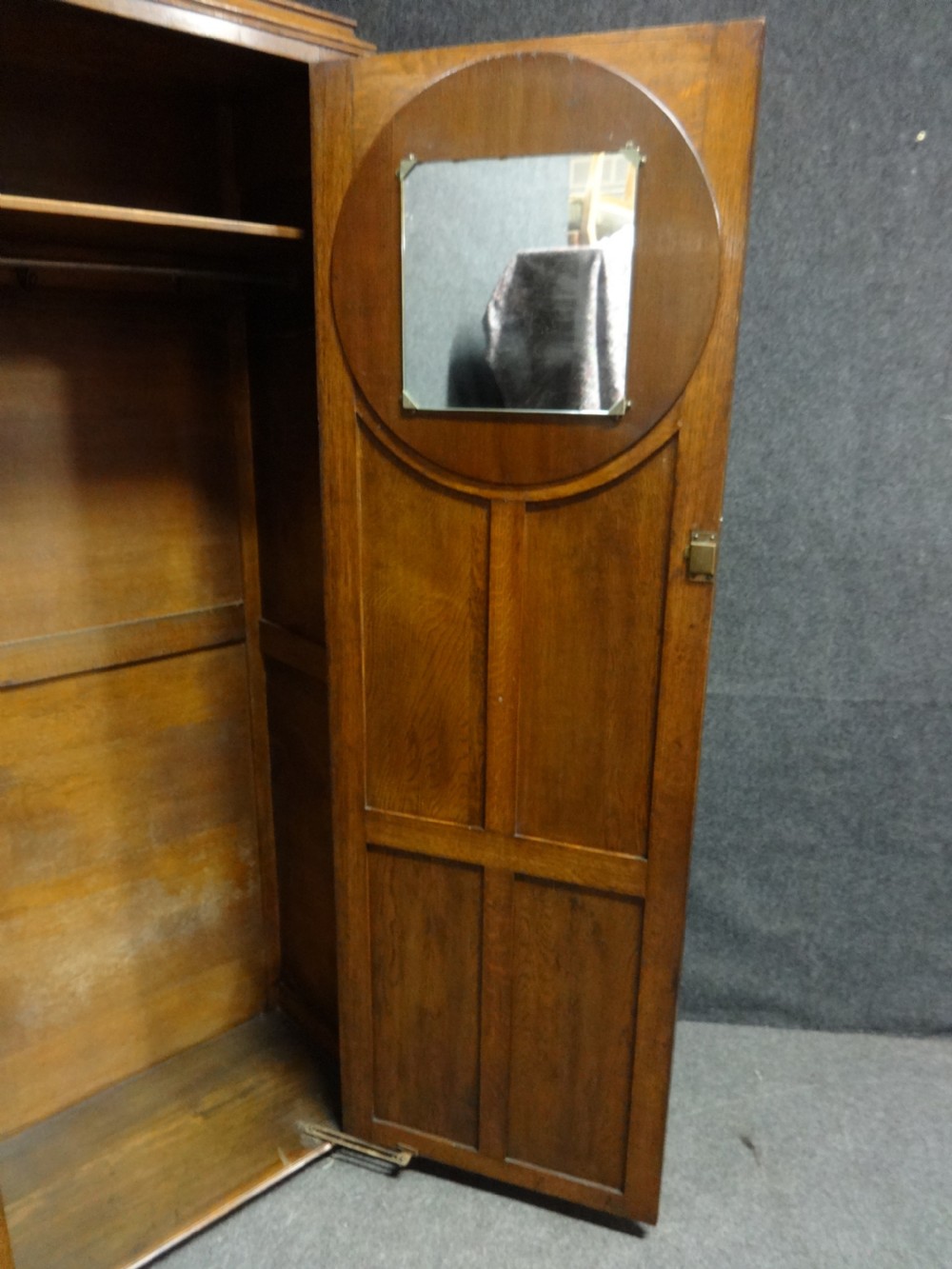 Good Quality Oak Hall Robe View IV