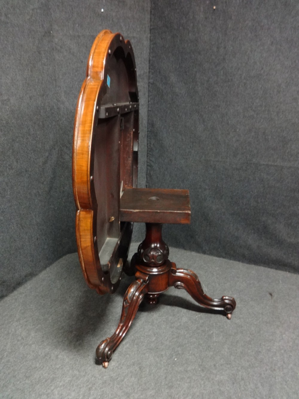 Fabulous Victorian Petal Shaped Burr Walnut Dining Table View VI