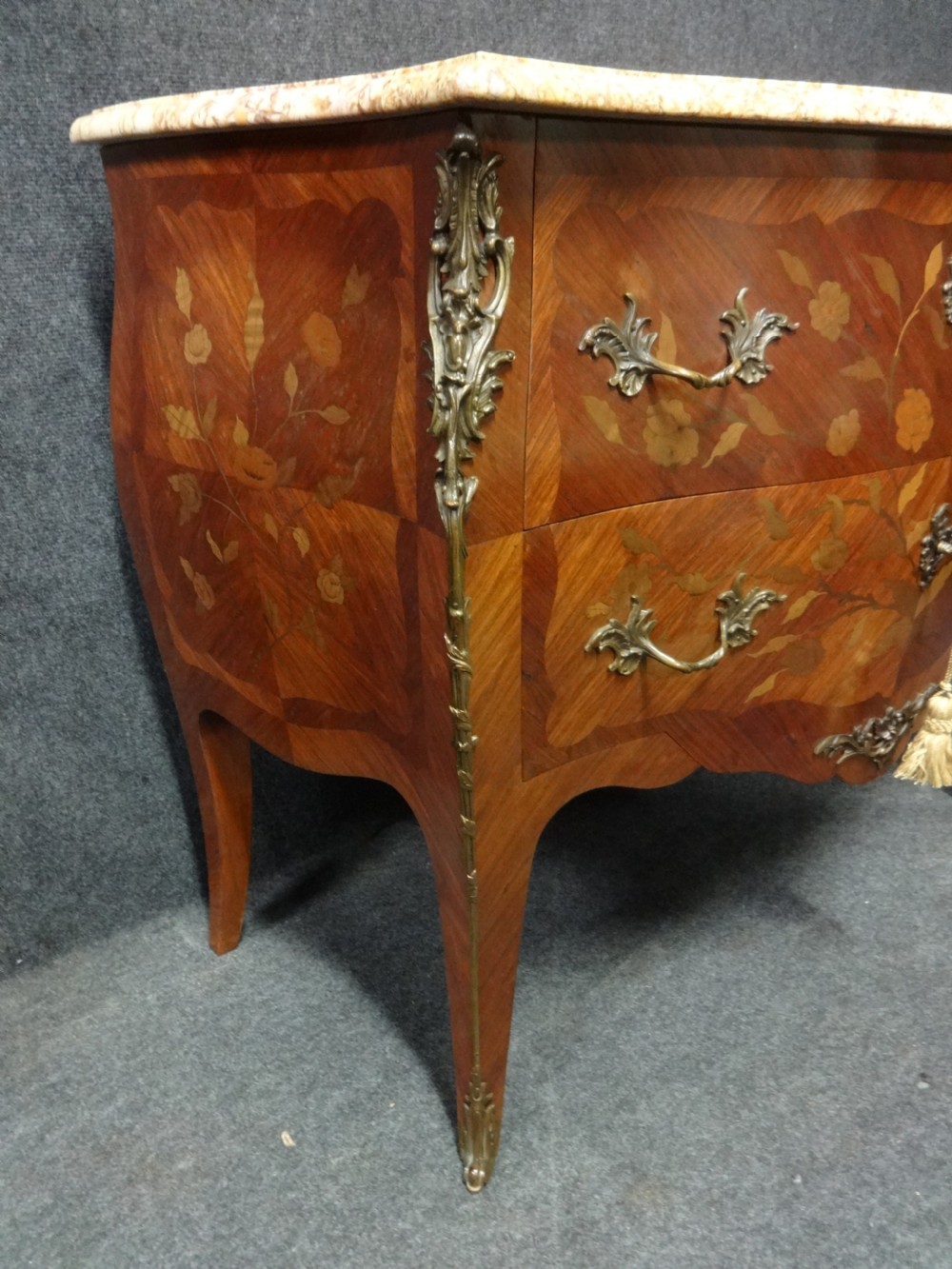 Fine French Marquetry Commode Chest of Drawers View VII