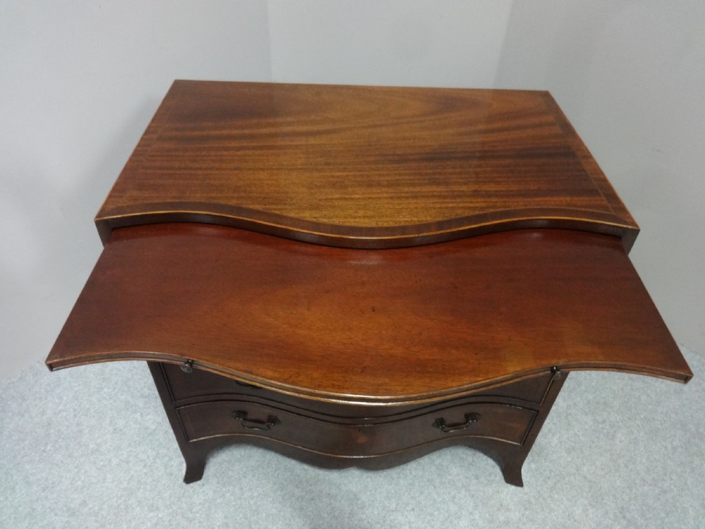 Great Serpentine Inlaid Mahogany Chest of Drawers View IV