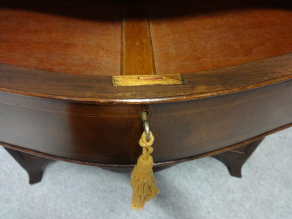 Great Serpentine Inlaid Mahogany Chest of Drawers View VI