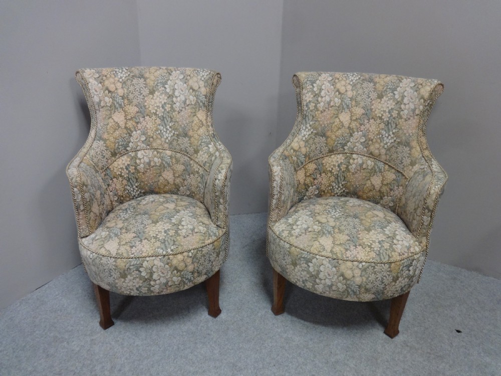 A very Good Pair Arts and Crafts Tub Chairs View II