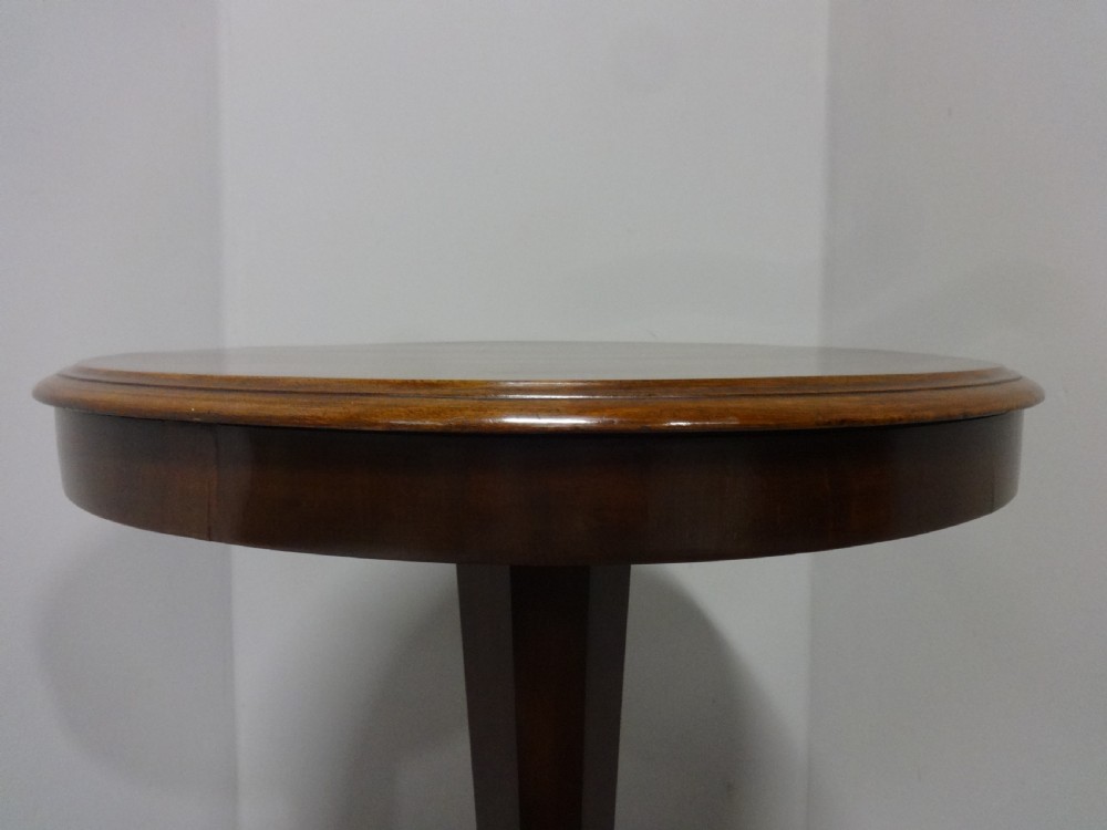 Pretty William 4th Mahogany Lamp Table View VI