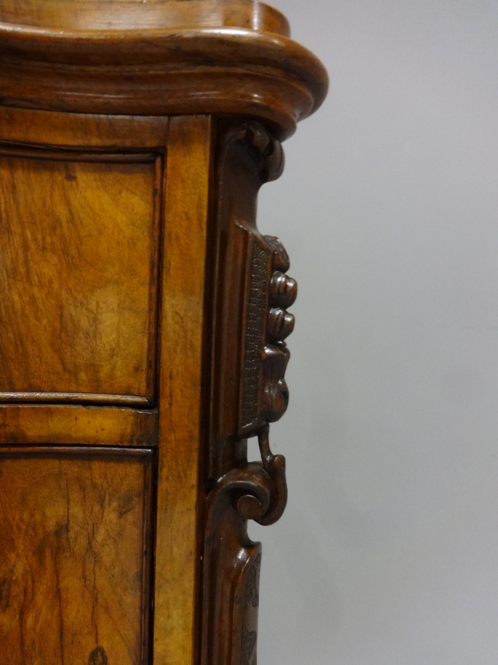 Outstanding Serpentine Burr Walnut Fitted Chest of Drawers View XII