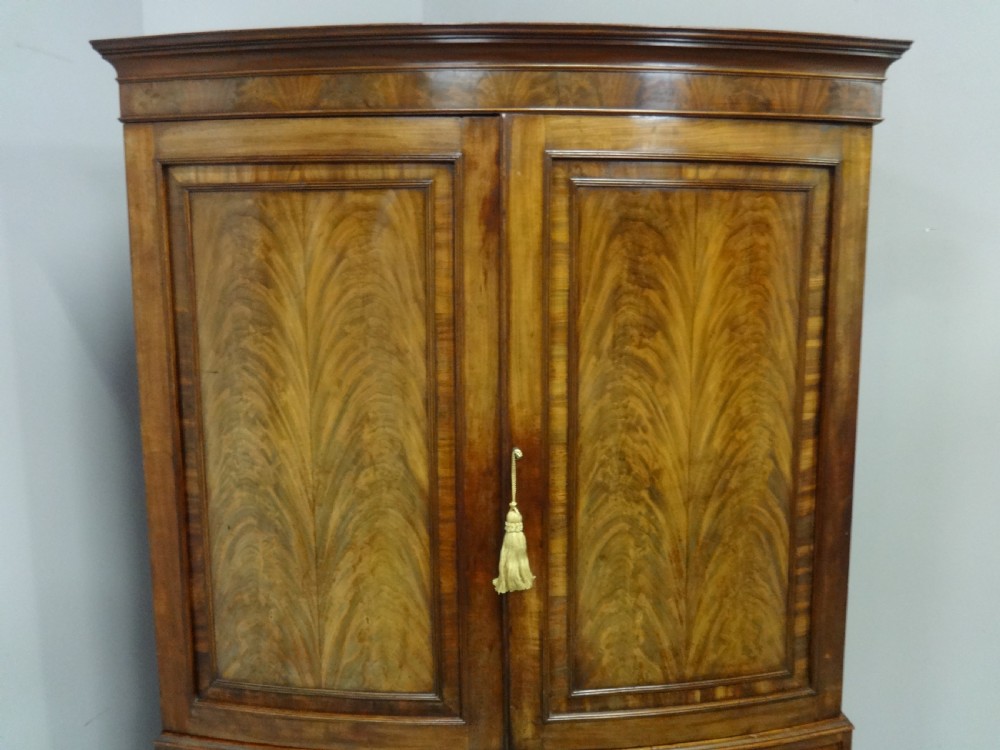 Lovely  Georgian Mahogany Bowed Linen Press View IV