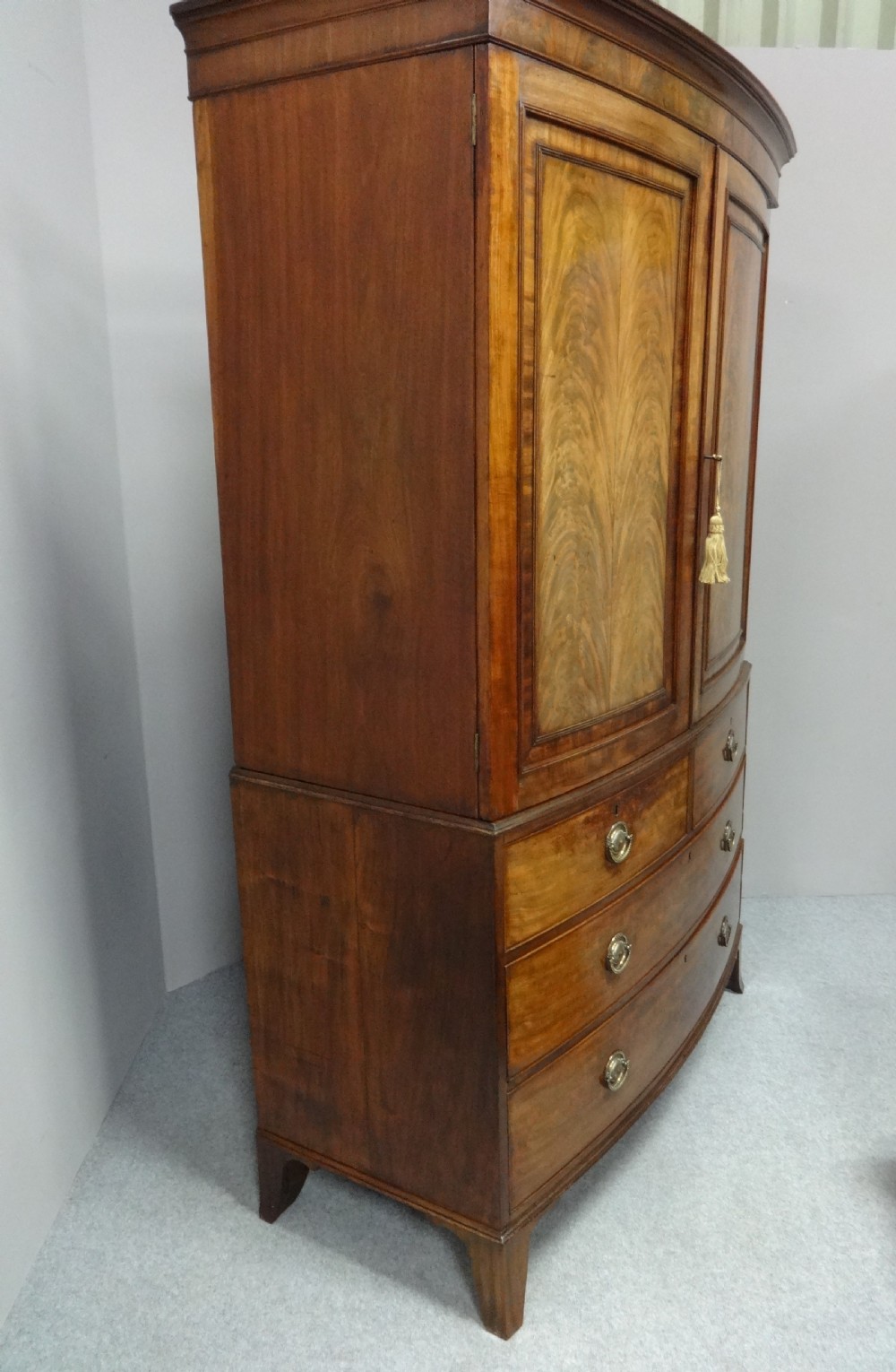Lovely  Georgian Mahogany Bowed Linen Press View VII