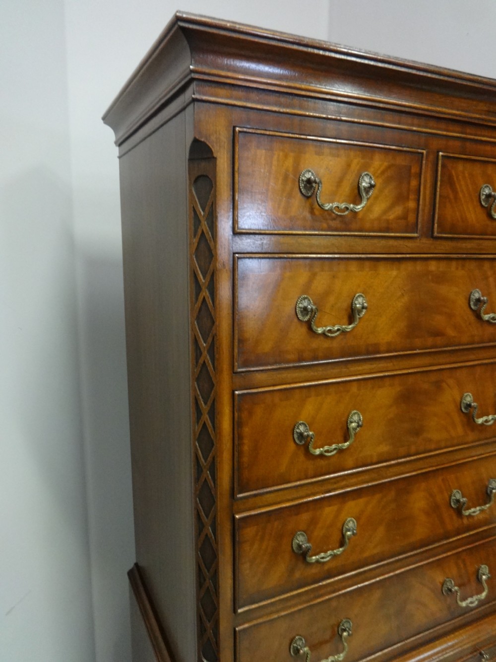 Very Good Mahogany Chest on Chest of Drawers of Small Proportions View II
