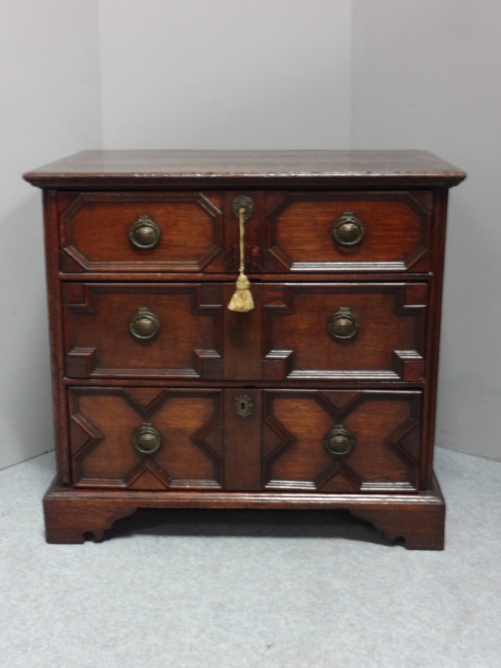 Lovely C17th Oak Chest of Drawers of Small Proportions