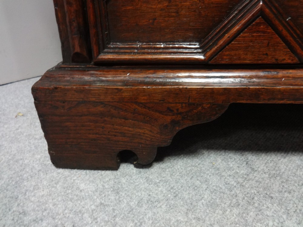 Lovely C17th Oak Chest of Drawers of Small Proportions View III