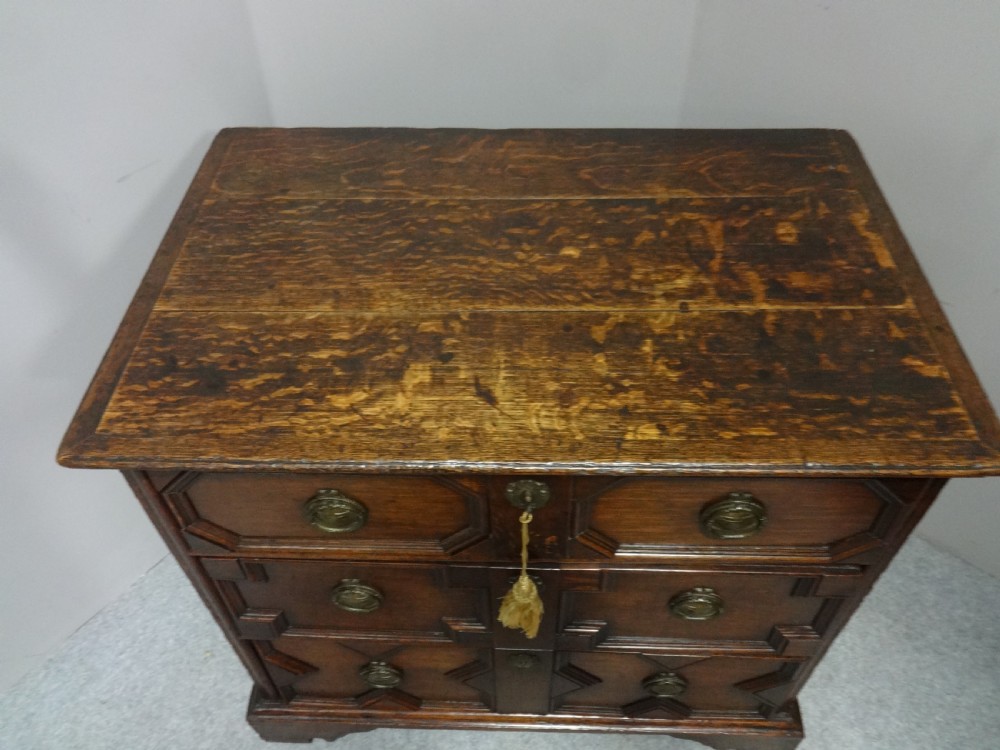 Lovely C17th Oak Chest of Drawers of Small Proportions View IV