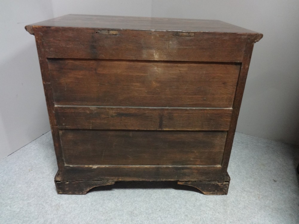 Lovely C17th Oak Chest of Drawers of Small Proportions View VI