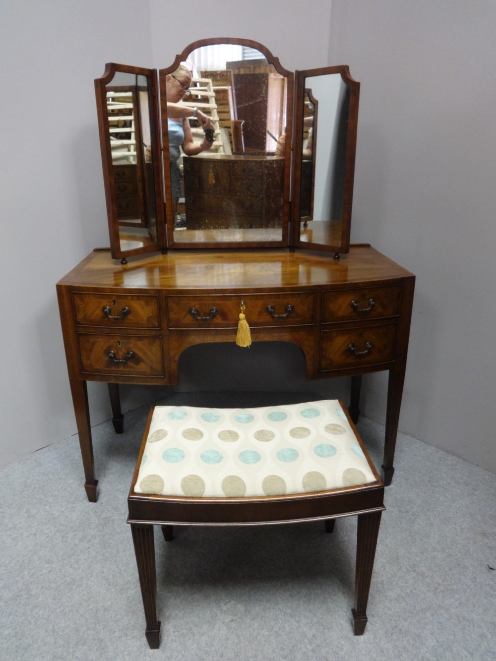 Wonderful Georgian Inlaid Mahogany Dressing  Table View II
