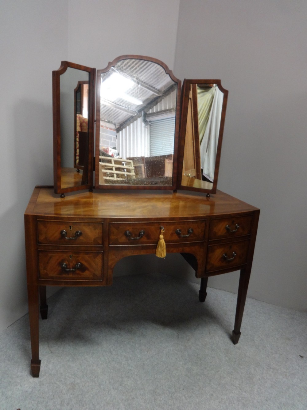 Wonderful Georgian Inlaid Mahogany Dressing  Table View VI