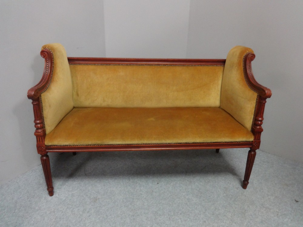 Pretty Mahogany Window Seat