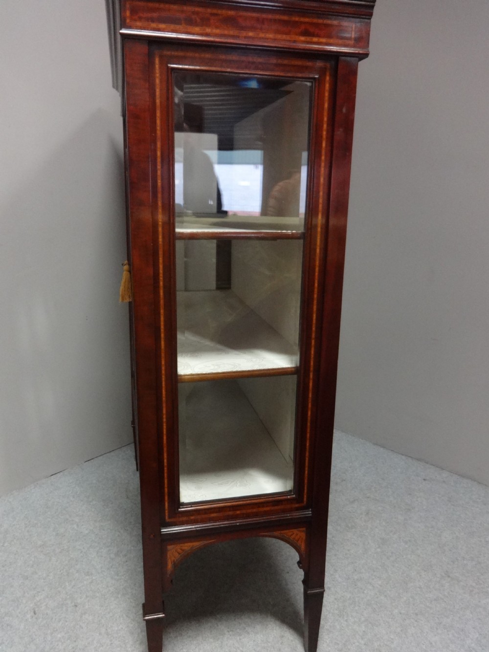 Excellent Quality Inlaid Mahogany Display Cabinet View XIII